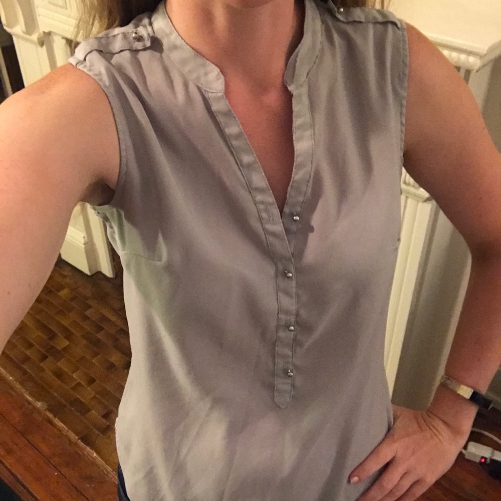 Chic Gray Top